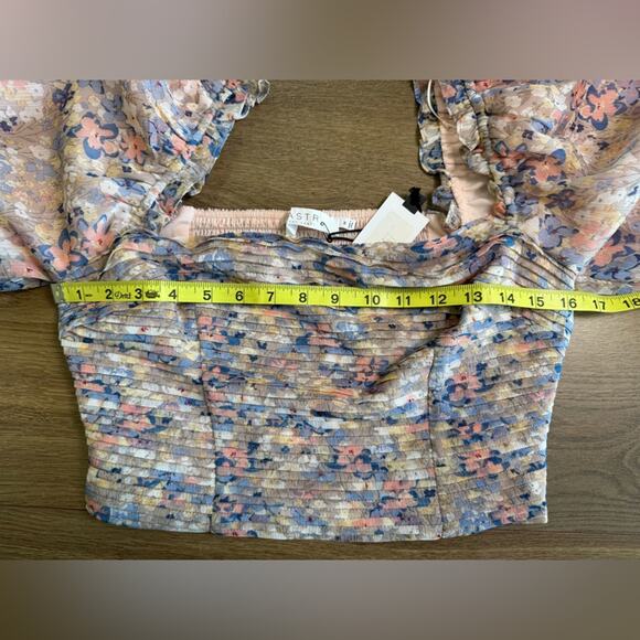 NWT ASTR The Label Floral Lin Puff Sleeve Crop Top Size Medium Pastel Colors - Picture 12 of 12